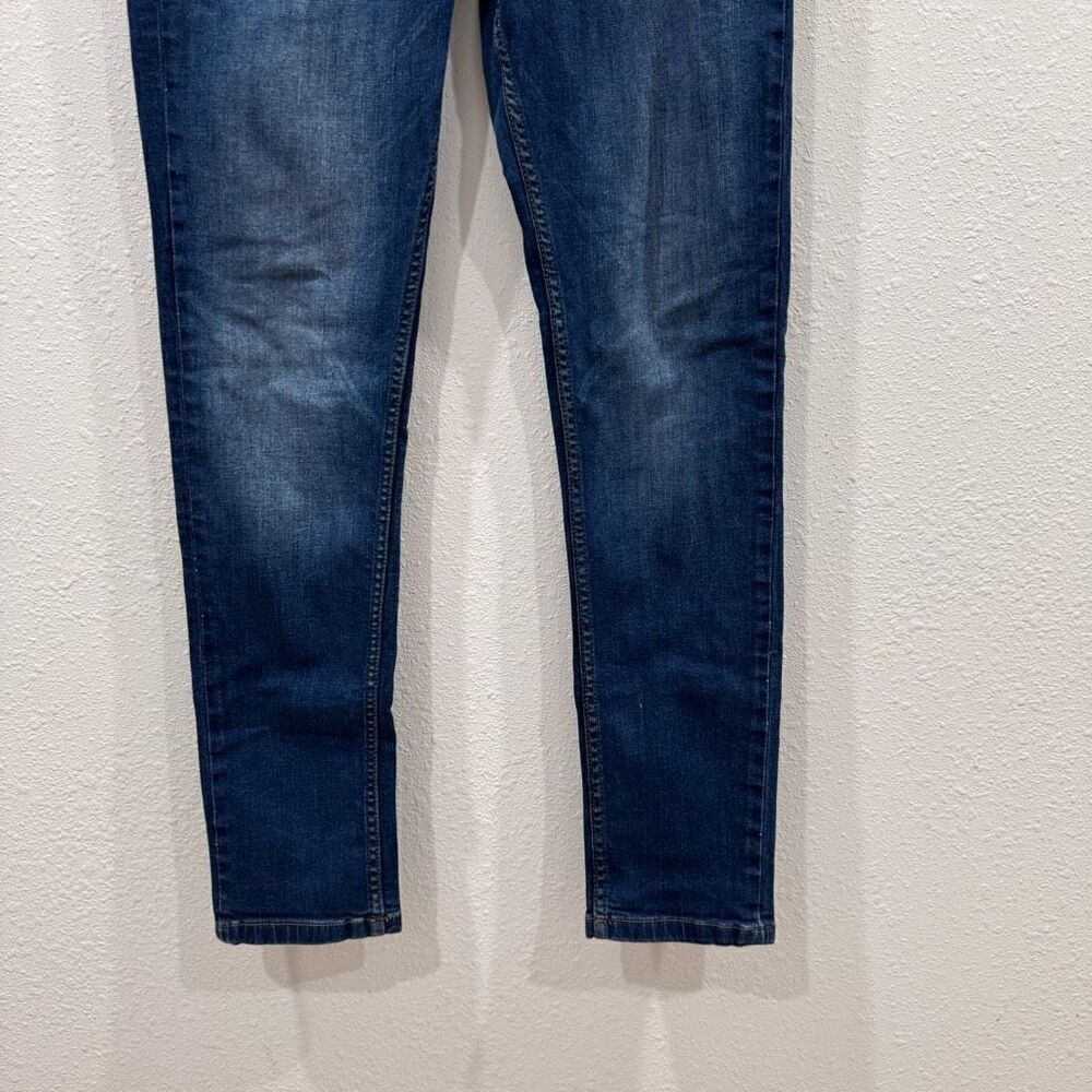 Thread bare jeans size 32 - Picture 2 of 8